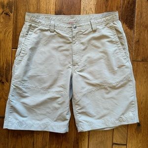 The north face | khaki performance type shorts | Sz 38